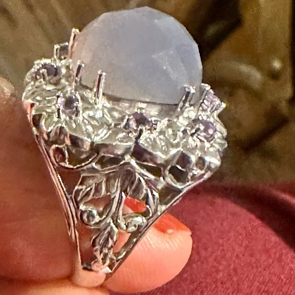 Elegant Sterling Silver stamped 925 and Purple Gemstone Ring - Picture 7 of 12